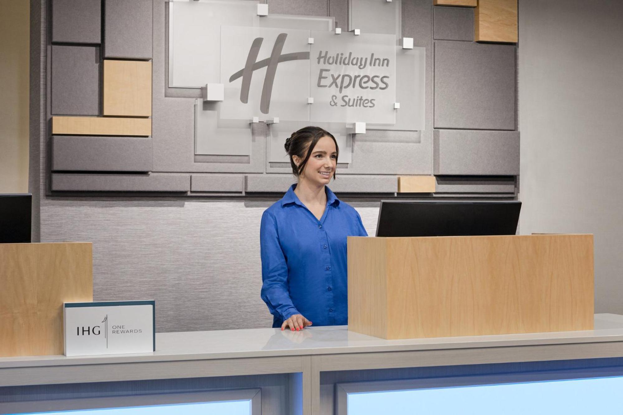 Holiday Inn Express & Suites Greenville-Downtown By Ihg מראה חיצוני תמונה